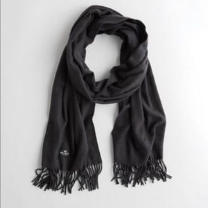 Hollister scarf